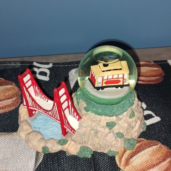 The San Francisco Music Box Company Golden Gate Bridge and Trolley Car Snowglobe - Picture 3 of 6